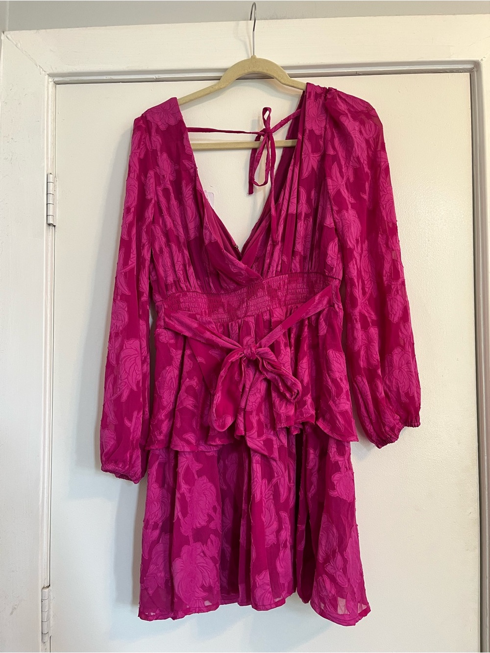 Band of the free Kiss Me Fuchsia peplum mini dress long sleeve medium ruffle - Picture 6 of 6